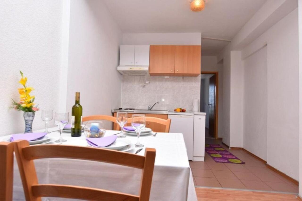 Apartment Rene Omis Ngoại thất bức ảnh