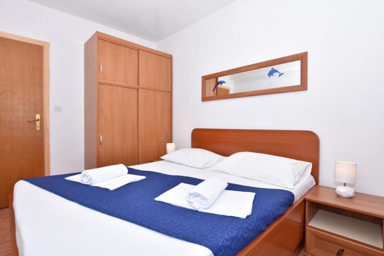 Apartment Rene Omis Ngoại thất bức ảnh