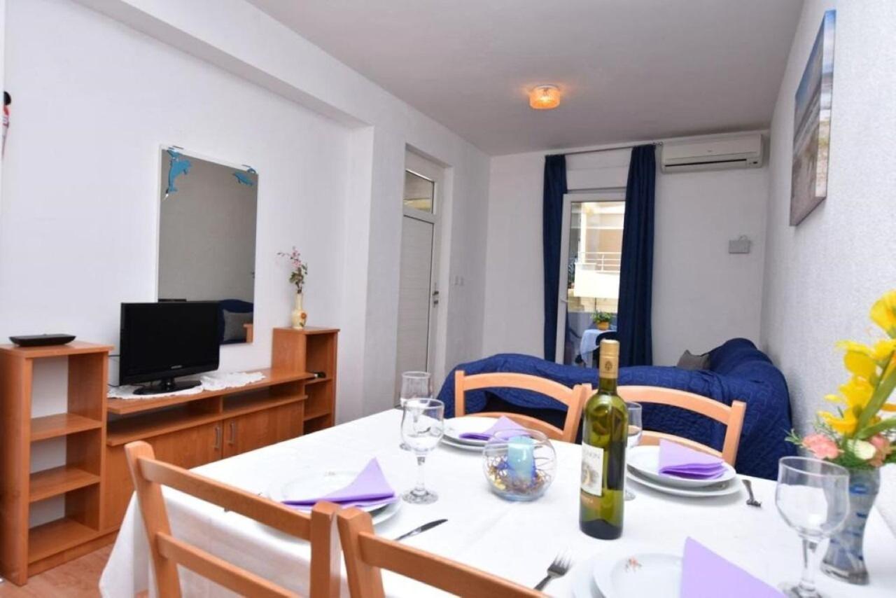 Apartment Rene Omis Ngoại thất bức ảnh