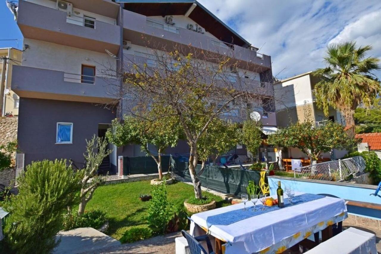 Apartment Rene Omis Ngoại thất bức ảnh