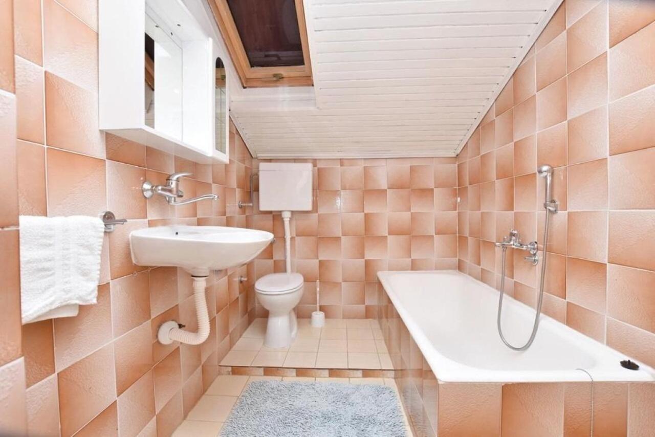 Apartment Rene Omis Ngoại thất bức ảnh