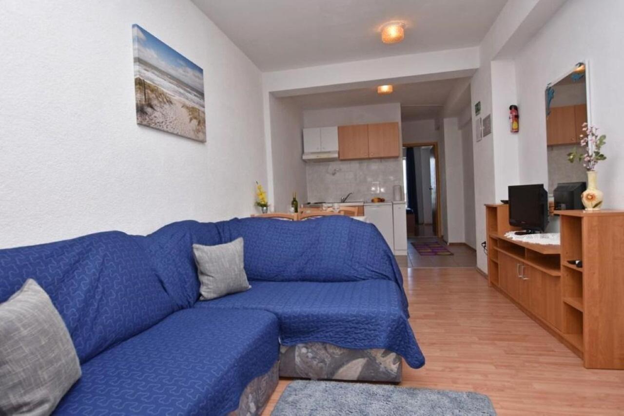 Apartment Rene Omis Ngoại thất bức ảnh