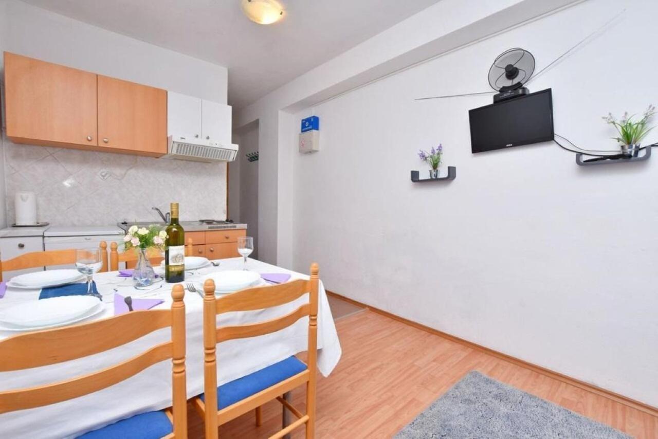 Apartment Rene Omis Ngoại thất bức ảnh